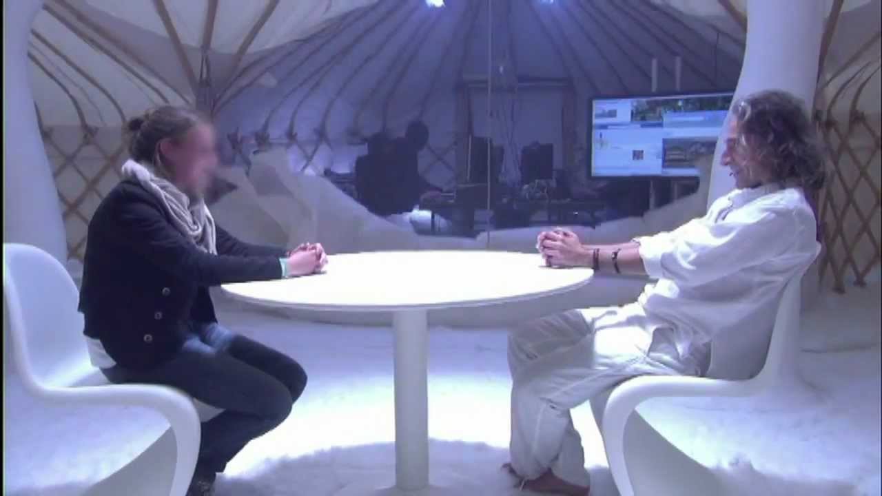 Stupendo spot belga sull'ingenuità della gente riguardo i propri dati in pasto ai social network.