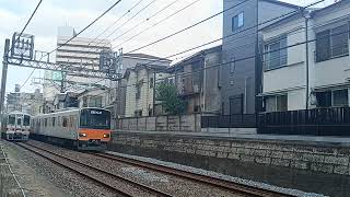 東武30000系  31604編成+31404編成　準急　池袋行きと東武50000系  51004編成　普通　成増行きのすれ違い