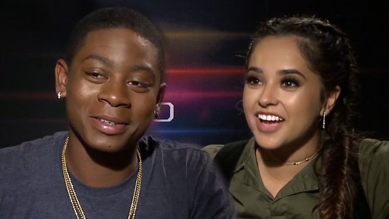 Power Rangers Cast Play RAPID FIRE Game