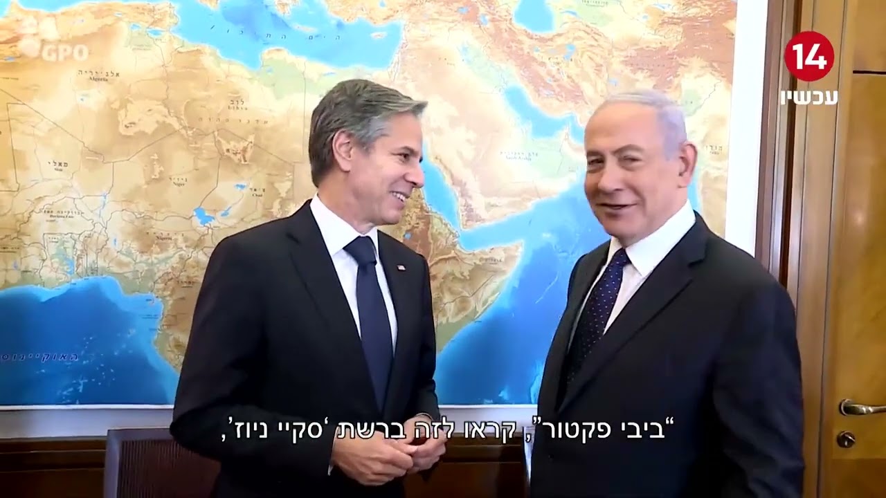 גיא הוכמן קורע מצחוק את חברי וחברות הקואליציה בערב גיבוש.