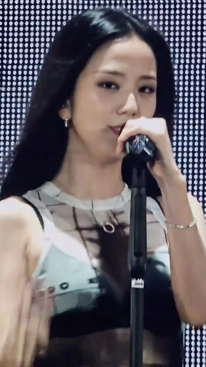 Hugs & kisses Bangkok day 3 🥵🥵 #JISOO#KIMJISOO#deadlineworldtour#blackpink#hugsandkisses