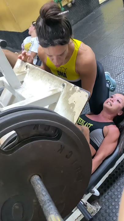 Leg Press Natasha Moraes🔥treino intenso para mulheres 🔥mulheres com perna grande e Bunda na nuca
