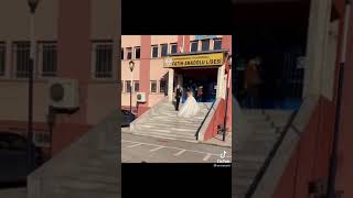 Lise Aşkıyla Evlenmiş