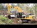 BIG Digger Excavator Bulldozer Digging Road