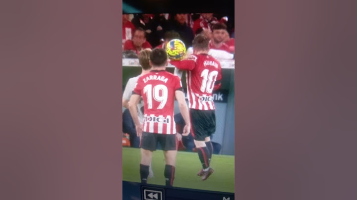 MANO DE MUNIAÍN PREVIA AL GOL ANULADO A IÑAKI WILLIAMS