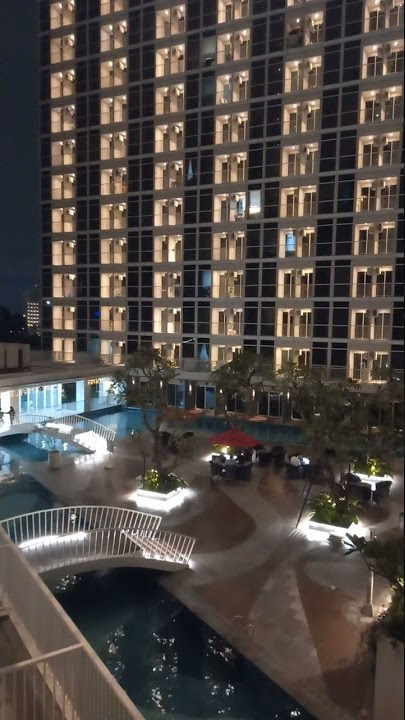 Suasana Malam di Pasifik Garden