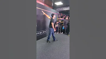 Tiger Shroff dance in CultFit, Punjabi Bagh