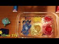 DIY MIXING EYESHADOW INTO CLEAR SLIME NAIL POLISH INTO SLIME