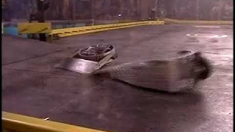 BattleBots Season 2.0: Misanthrobot vs Scrap Metal Part 1
