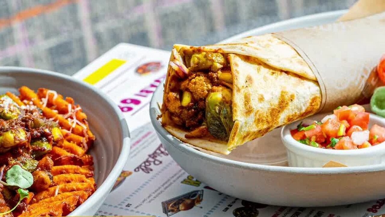 New In The Neighborhood: Curry Up Now - YouTube