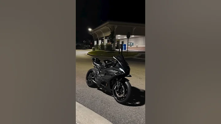 Yamaha R7 #yamaha #r7 #yamahar7 #black #carbon #loud #bike #feed #yt #shorts @Ridewithabhi5148