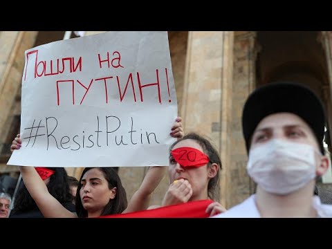 Туризм упёрся в политику: Москва и Тбилиси спорят о туристах…