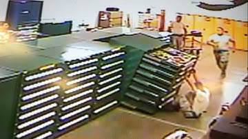 Why you shouldn’t open all the drawers on a tool box