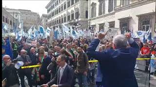 Bolkestein, balneari in Piazza a Roma