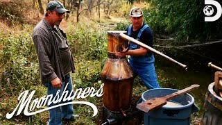 Tim Makes Sour Mash Whiskey From the 1800s | Moonshiners | Discovery