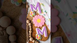 Real-time decorating floral M cookie #cookiedecorating #royalicing #relaxingvideo #satisfyingvideo