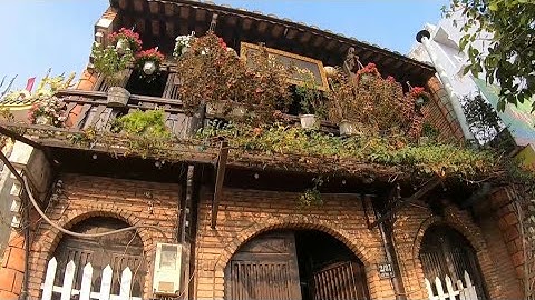 Quán cafe  xưa và nay cổ kính ở Hóc Môn