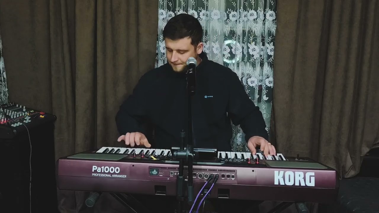 Solovei Maxim- Mindra floare trandafir