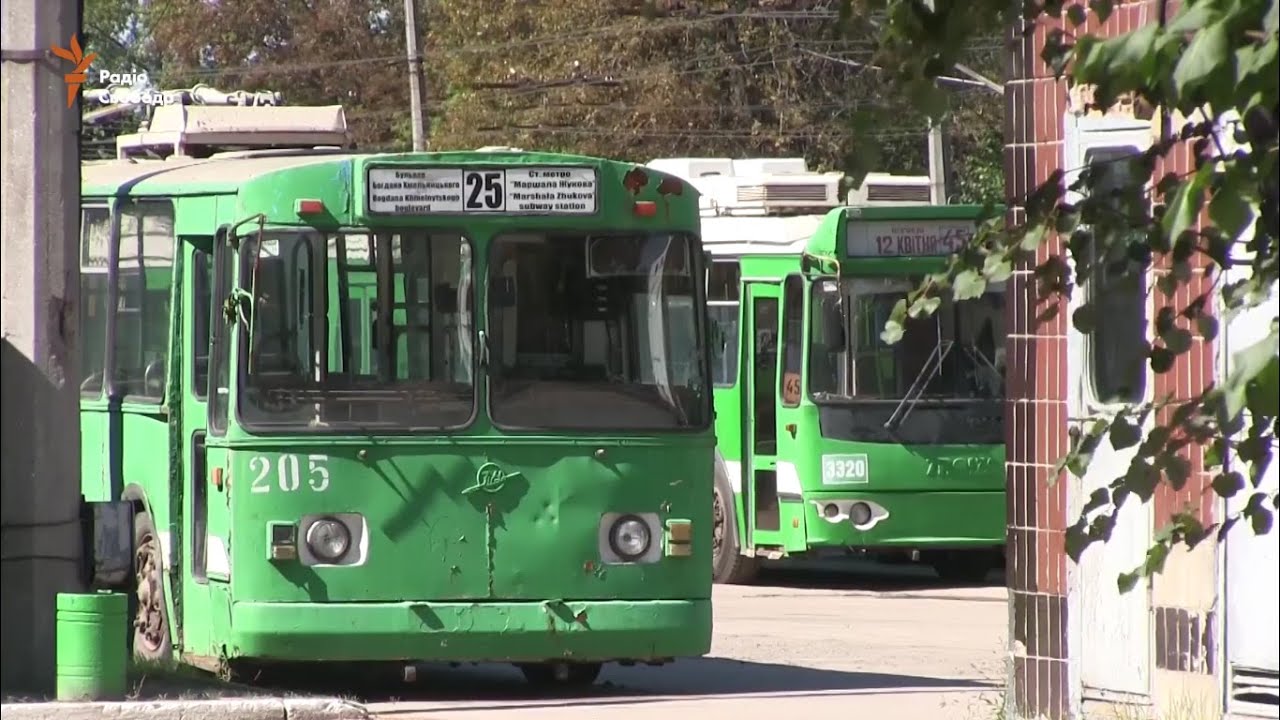 В Харькове треть трамваев и троллейбусов не вышли на маршруты