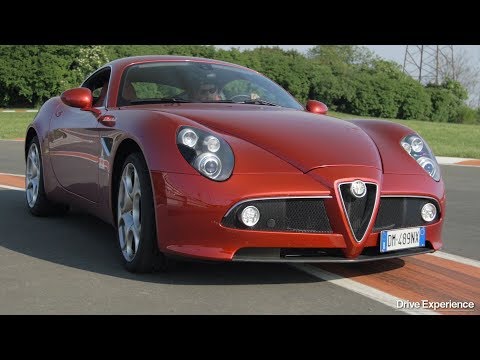 alfa-romeo-8c-competizione---dipinto-in-movimento-o-vera-gt?-test-di-davide-cironi-(eng.subs)