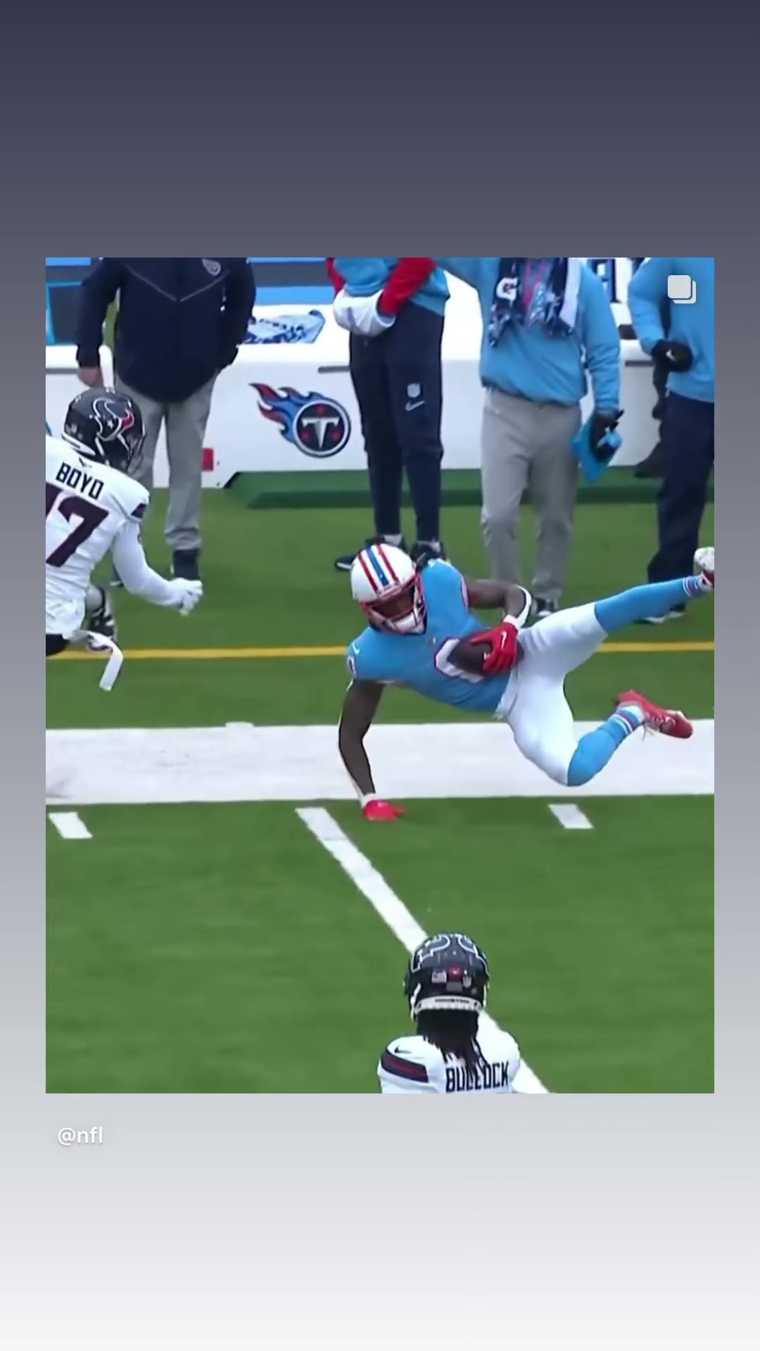 Looking long #hoodnews #willlevis #titans #calvinridley #texans #football #sports #omg #how #wow #us