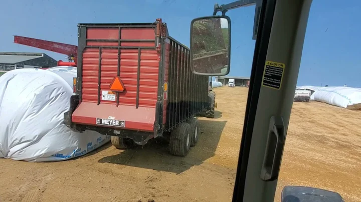 Chopping Corn Silage 🌽 Filling 3rd 12x500ft bag - Day 3