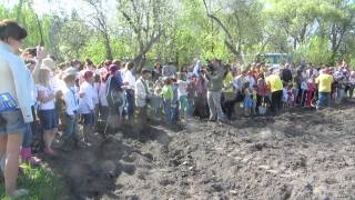 Обирок, посівна 2015-го(Під Хлібну пісню засівають пшеницю, аби хліб новий вродив. Фестиваль 