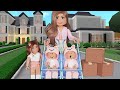 MOVING INTO OUR NEW HOUSE on Bloxburg | Family Bloxburg