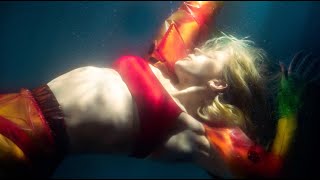 Смотреть клип Ellie Goulding - By The End Of The Night (Morning After Edit)