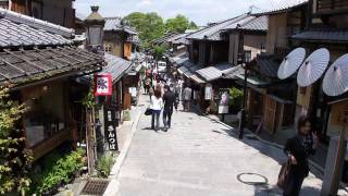 Street walk near Kiomizu-dera temple