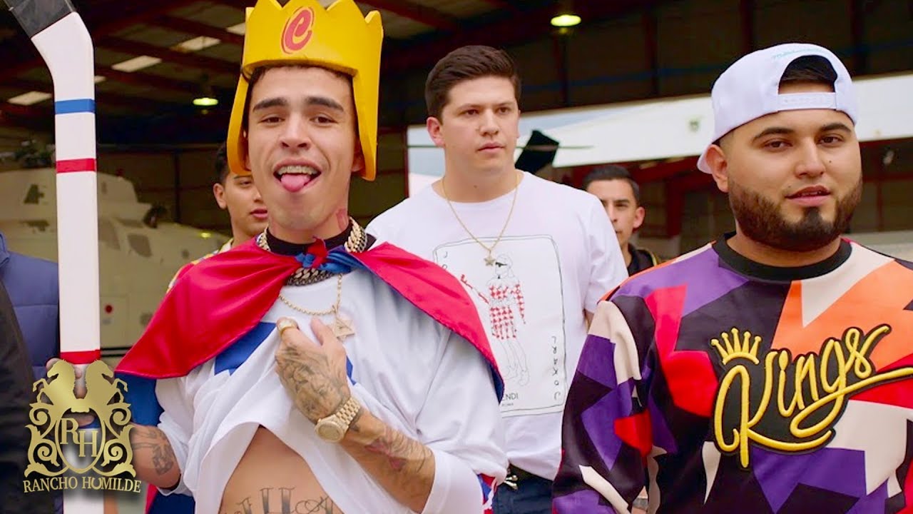 Grupo Codiciado - Ni Mis Padres Saben Que Rollo Conmigo [Official Video] adlı videoyu YouTube'da izle