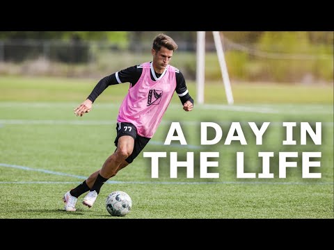 A Day In The Life Of A Footballer | Training Session, Gym Workout & Daily Routine
