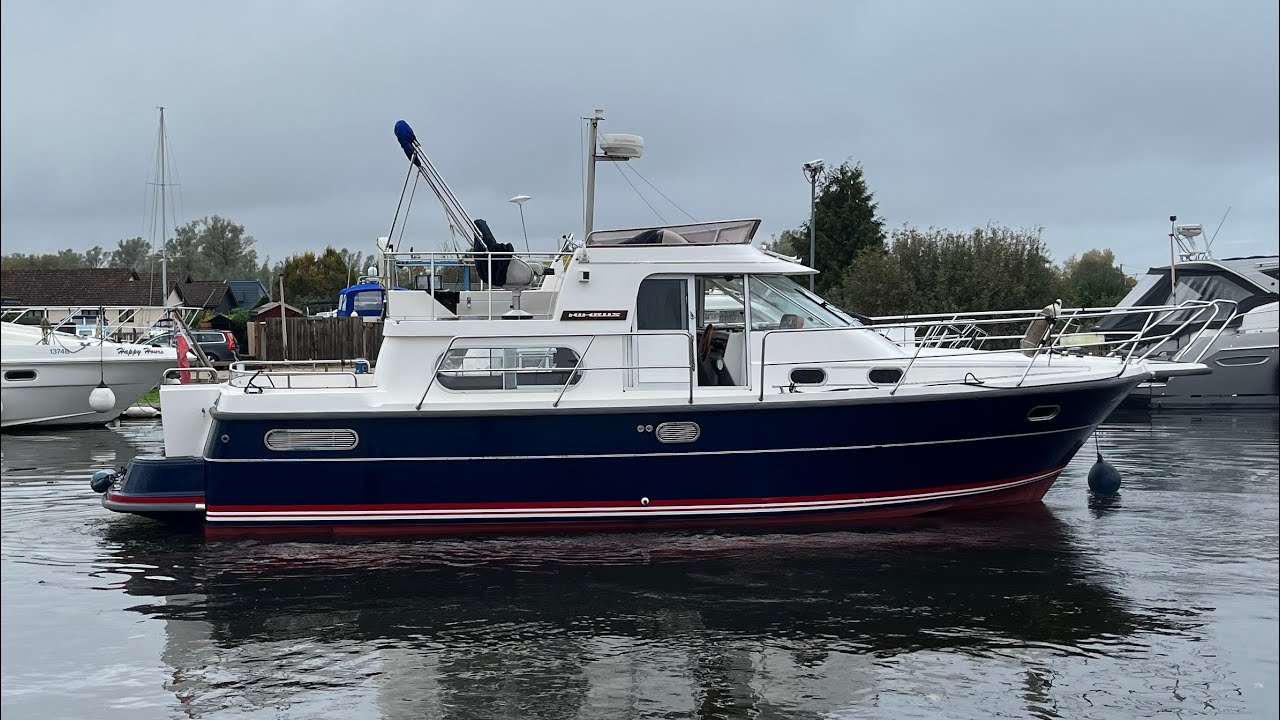 Nimbus 370 (1999) for sale at Norfolk Yacht Agency NEW LISTING!