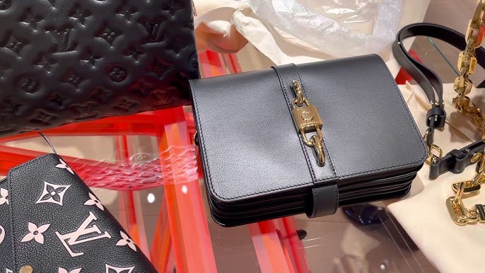Louis Vuitton Rendez-vous bag in camel calfskin