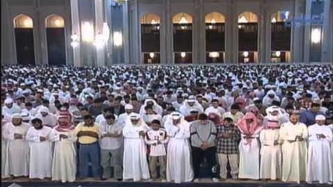 تلاوة نادرة للعفاسي من سورة هود في المسجد الكبير
