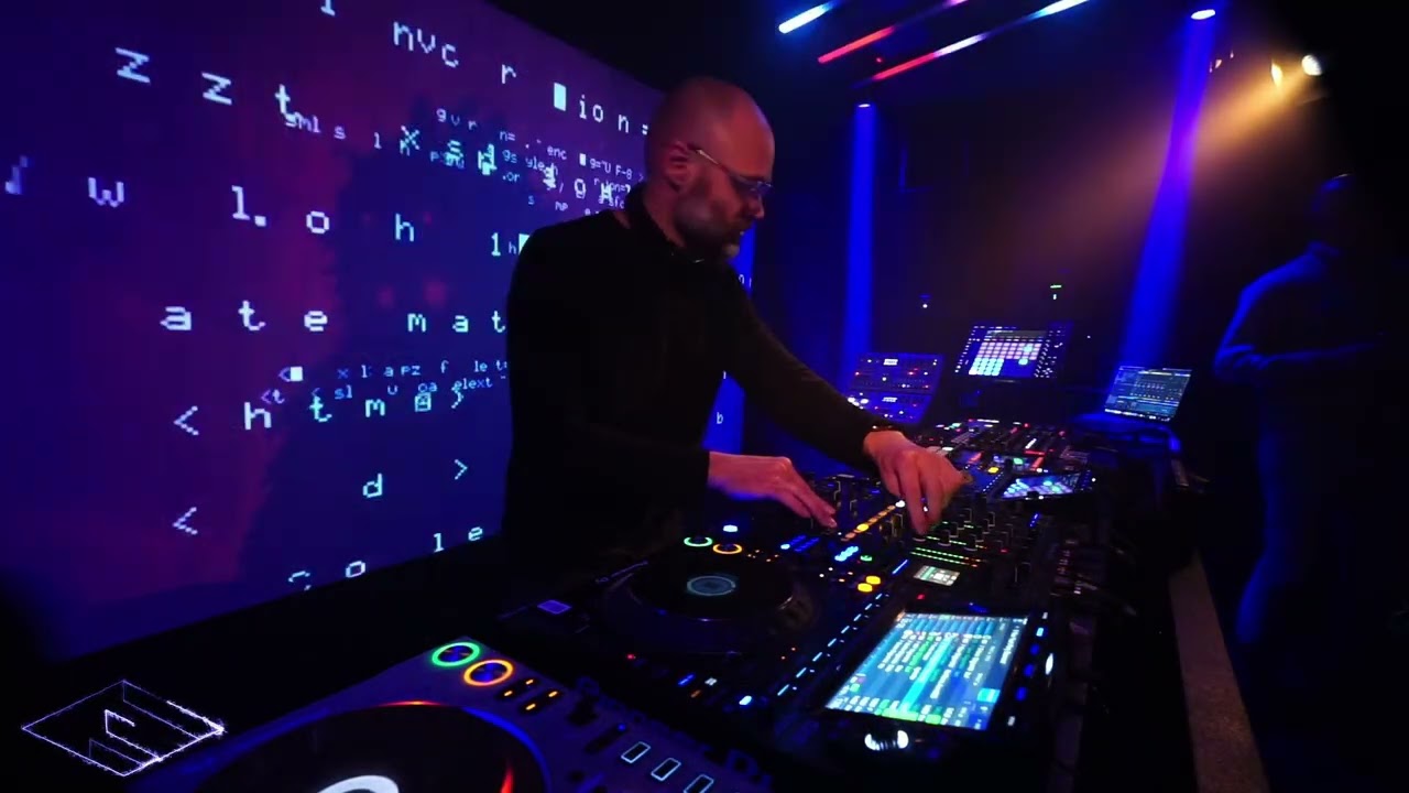 The Bas[s]ment invites: David Leese