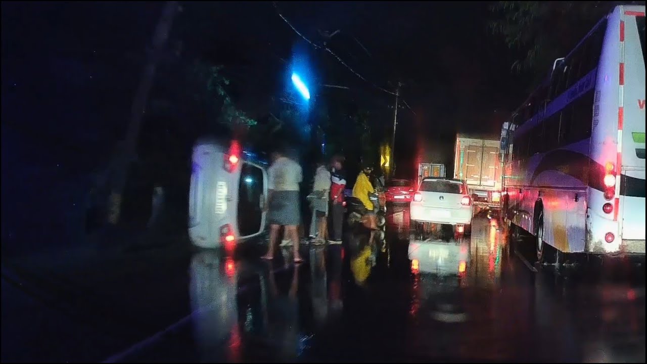Car Accident on a rainy night at Angamaly, NH 544, Kochi (Dashcam)
