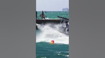 Brave or reckless? Solo boater defies warning and takes on Haulover Inlet