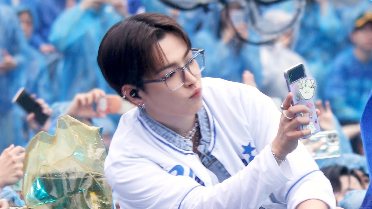 240526 에이티즈(ATEEZ) 홍중 'WAVE' 4K 직캠 @연세대학교 동문 아카라카