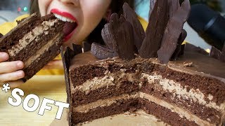 I'm eating tasty and rich gooey chocolate cake. soft relaxing sounds
included no talking in this video! #asmr #asmrcommunity #eatingsounds
asmr ji...