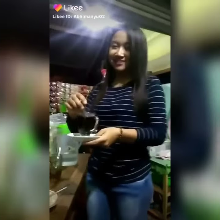 Viral Penjual Kopi Seksi dan Cantik