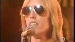 Video thumbnail of "Tom Petty and The Heartbreakers - Listen to Her Heart"