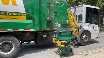 Very Fast WM Freightliner Econic SD Heil Python Garbage Truck in Action!