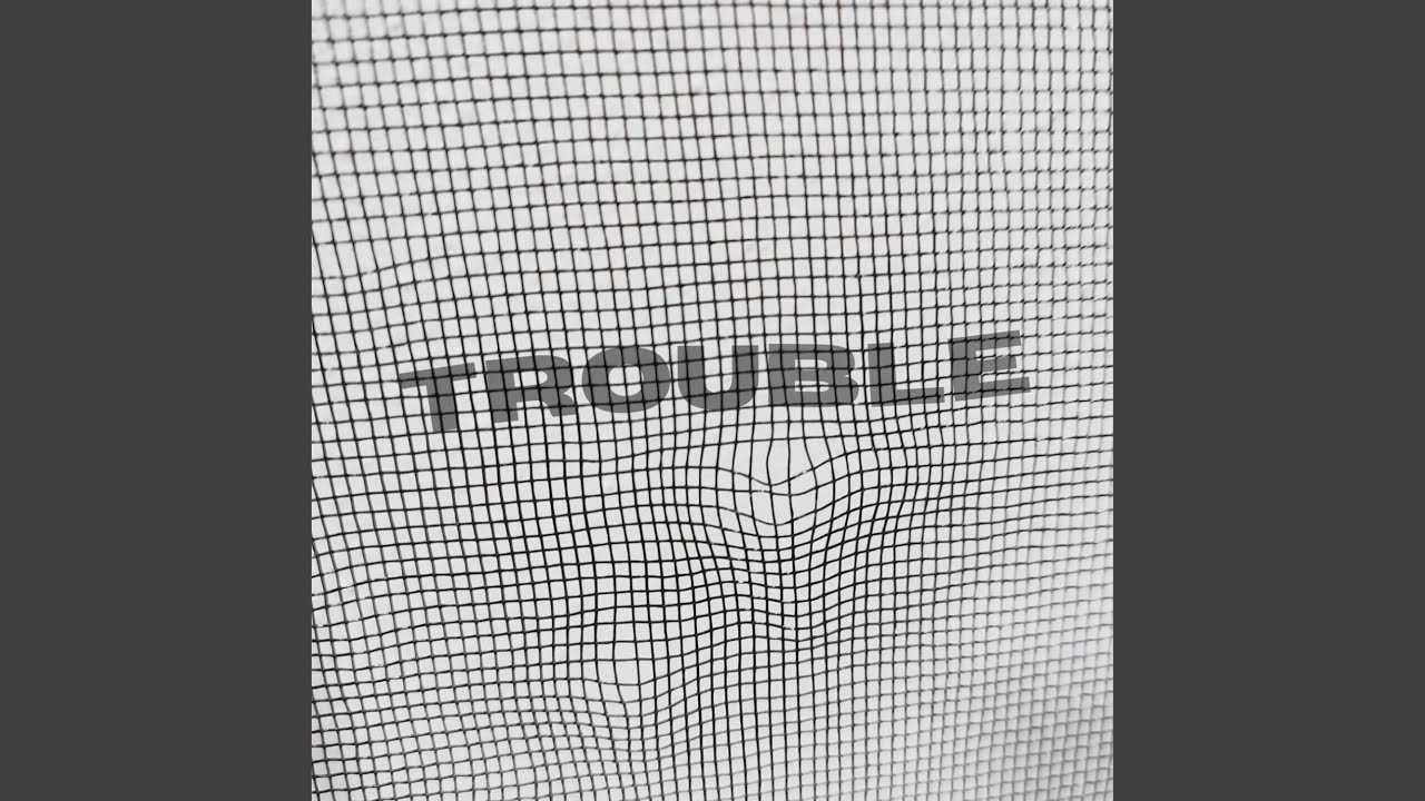 Trouble auf YouTube ansehen Trouble auf YouTube ansehen