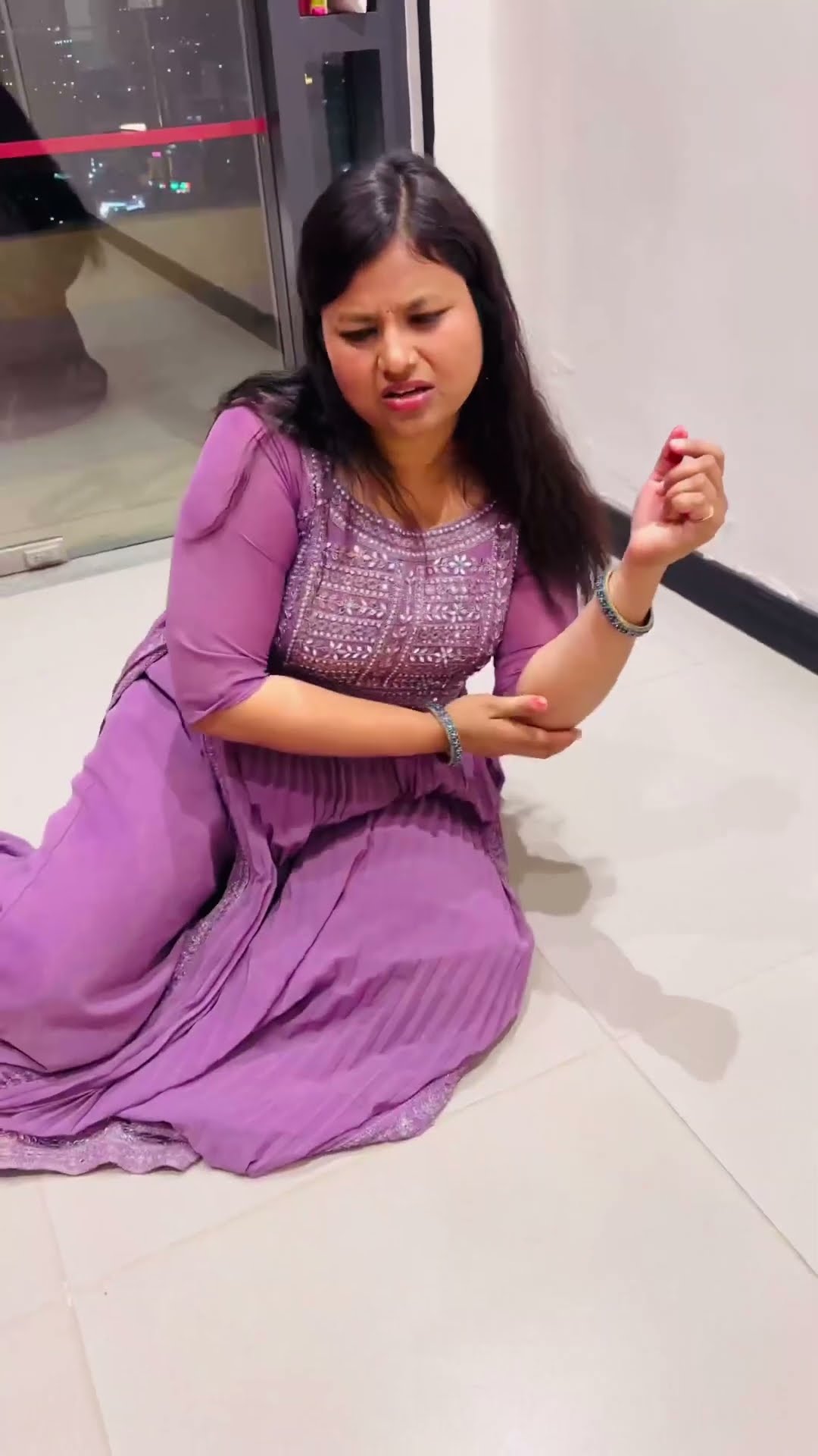 Mumma ko bachate hue Aru ko lag gayi ? #shorts