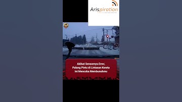 Hampir Saja! Sensor Palang Pintu Kereta Eror Tetabrak Kereta