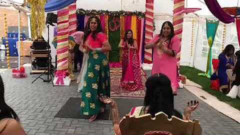 Mehendi Performance