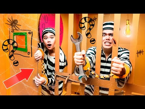 اخرج من سجن الورق المقوى