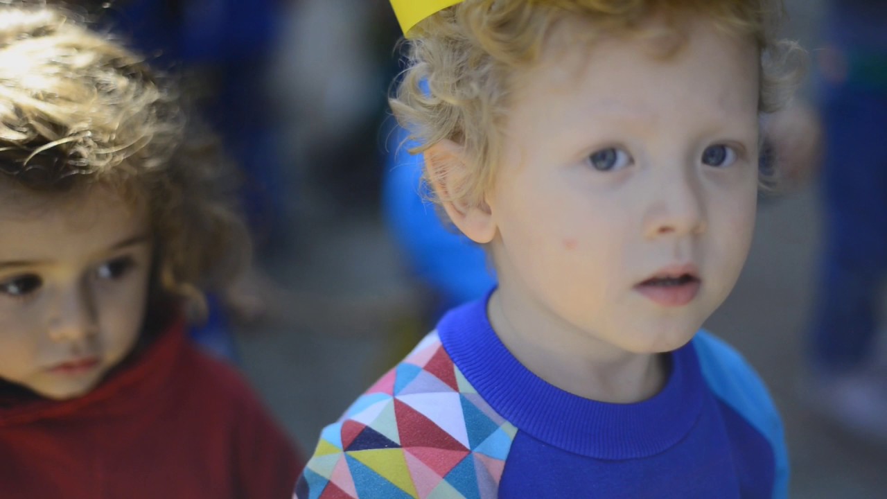 la Escoleta de paseo al cole López Rosat