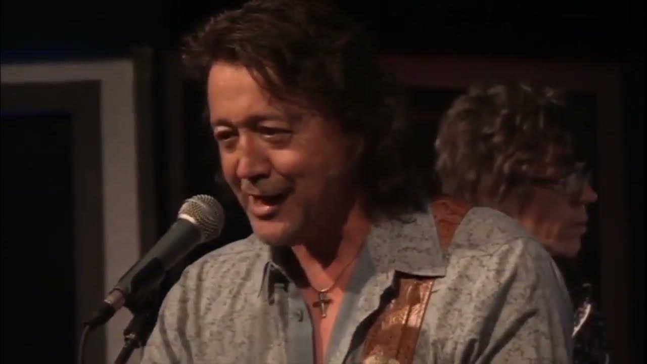 Mark Collie with Kenny Vaughan on lead guitar performing Shackles and Chains YouTube